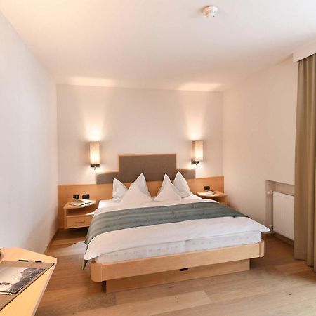 Hotel Das Stachelburg Парчинес Екстер'єр фото